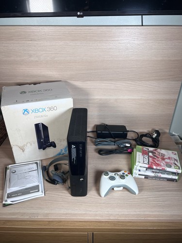 Xbox 360 250gb - e, console